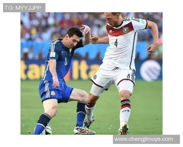 足球明星背影静谧瞬间展现运动魅力与人生哲学 足球明星背影静谧瞬间展现运动魅力与人生哲学